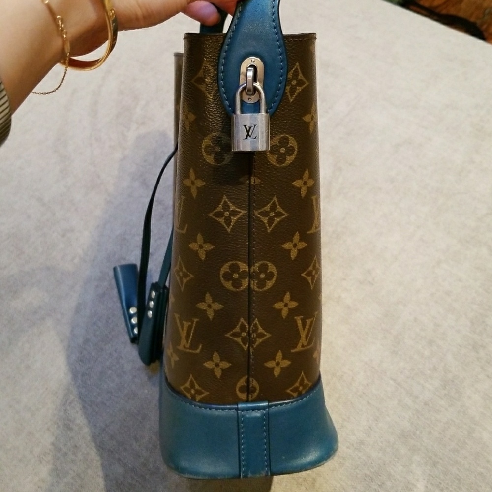 ❗Sold ❗Louis Vuitton Nouveau Noe Bucket Bag - Picture 5 of 8